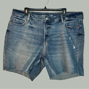 Old Navy OG Straight High-Rise Cut-Off Denim Shorts Sz 20 NWOT Waist 21”